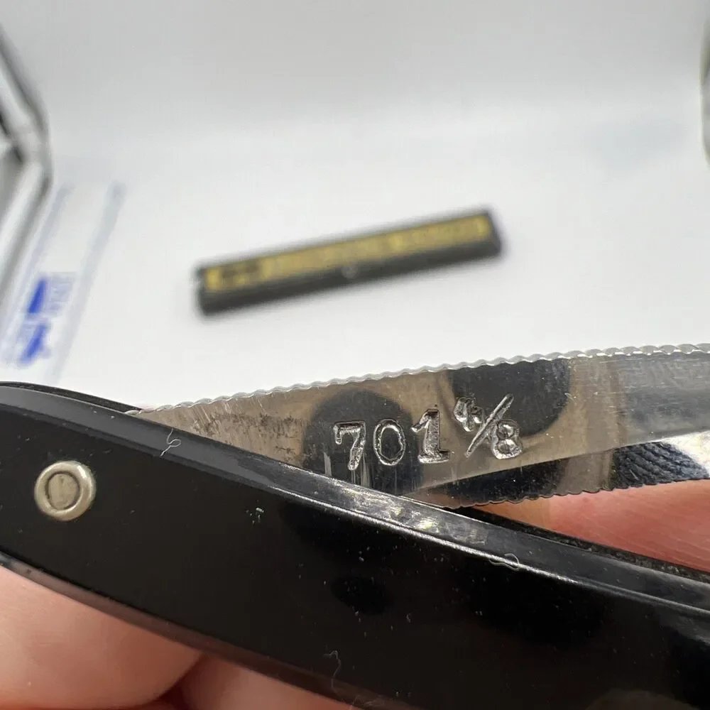 Bismarck Box & Razor Black Germany Straight Razor Bernett 701 4/8 & Gemc